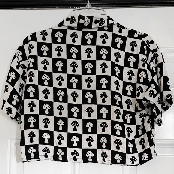 Forever 21 Mushroom Crop Top - Picture 2 of 4